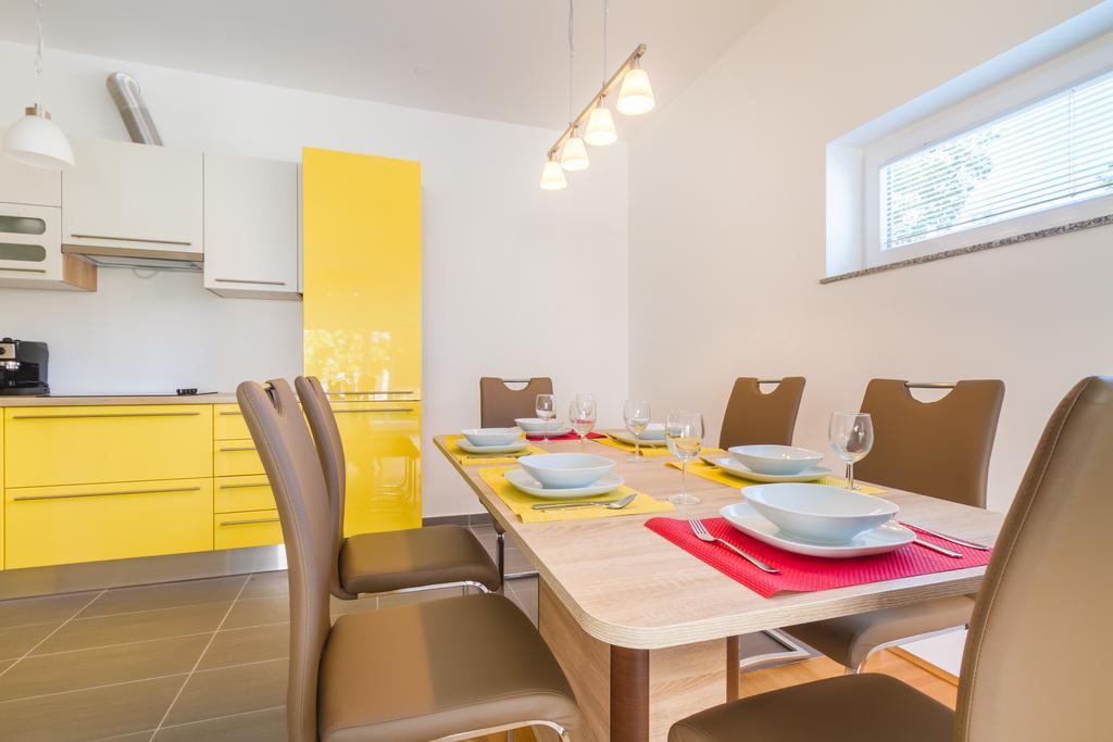 Villa Apartments Futura Vantacici Eksteriør bilde