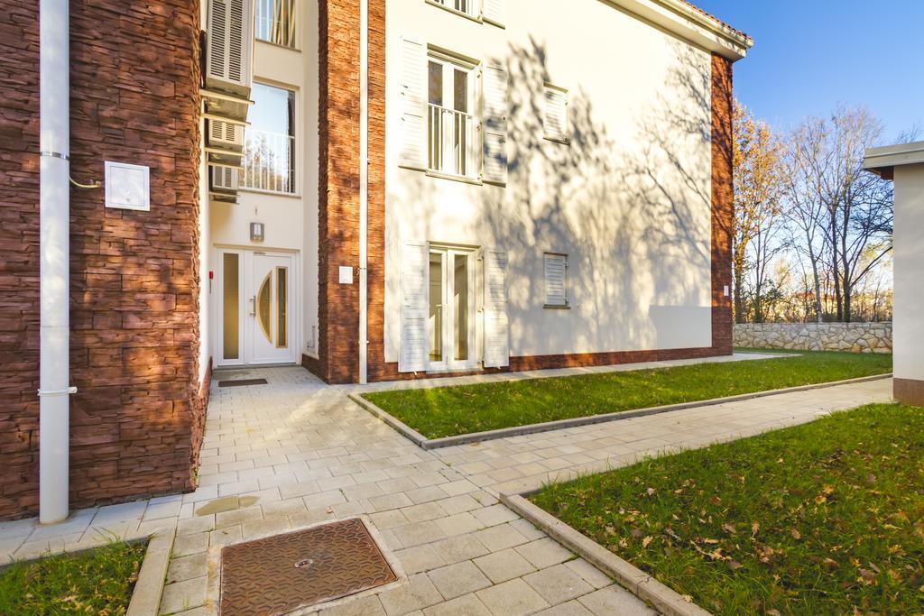 Villa Apartments Futura Vantacici Eksteriør bilde