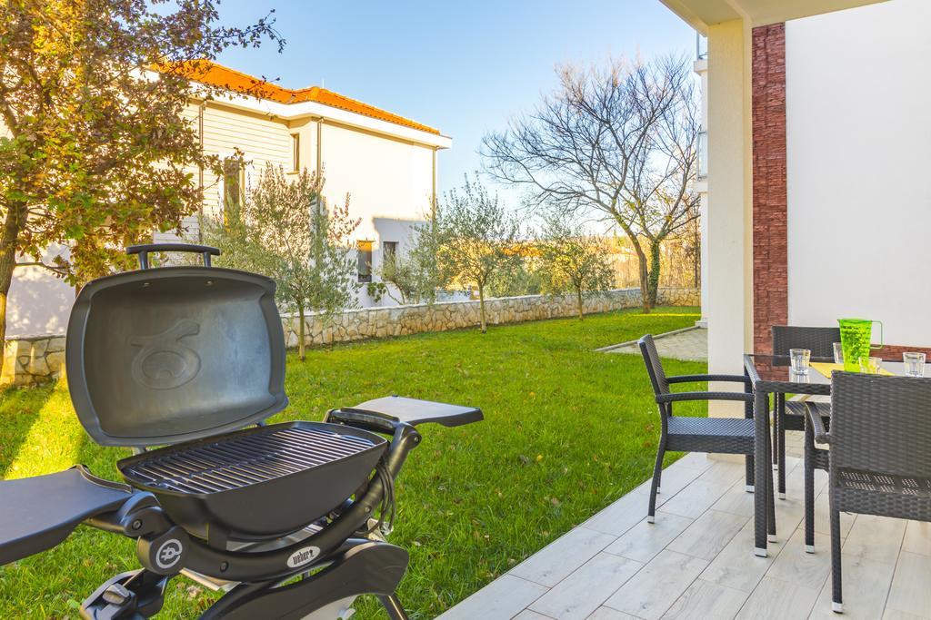 Villa Apartments Futura Vantacici Eksteriør bilde