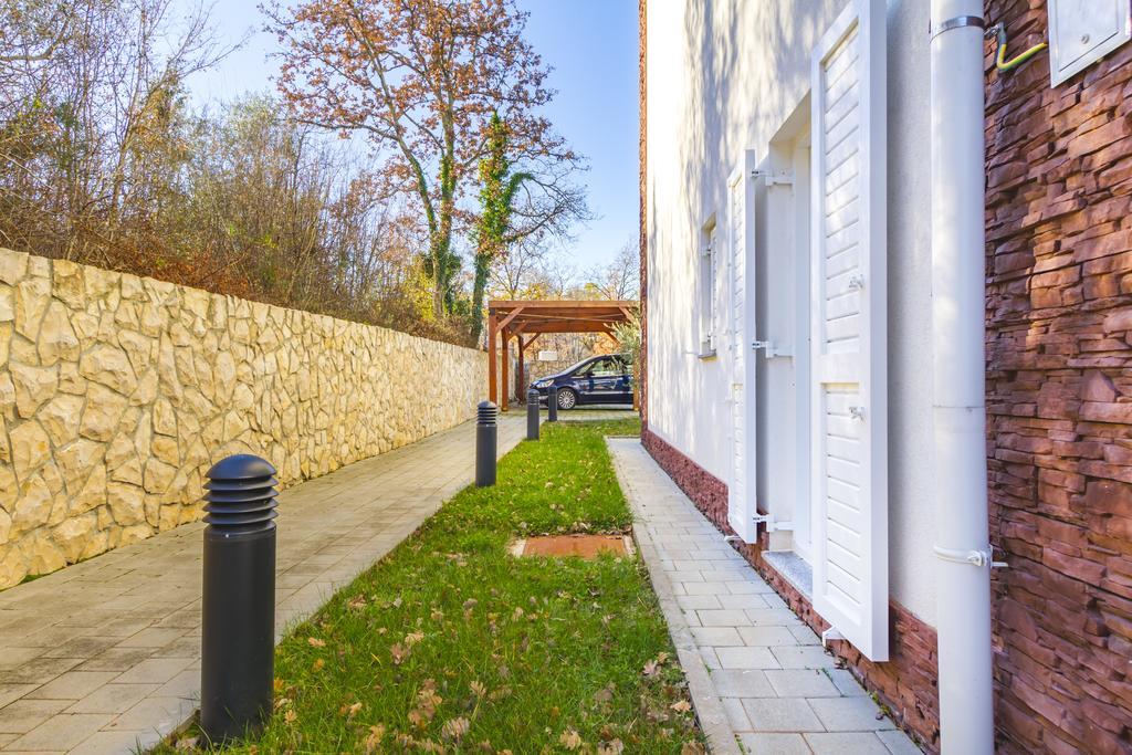 Villa Apartments Futura Vantacici Eksteriør bilde
