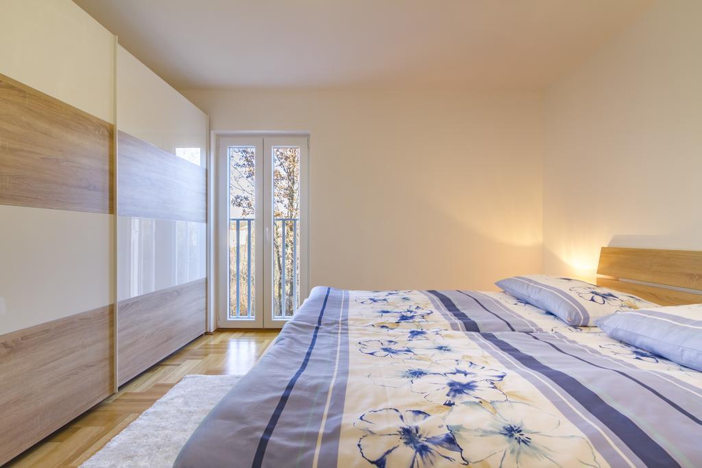 Villa Apartments Futura Vantacici Eksteriør bilde
