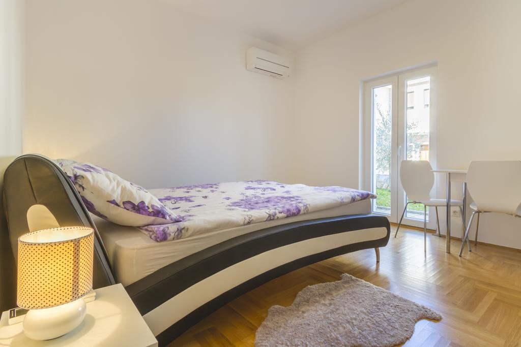 Villa Apartments Futura Vantacici Eksteriør bilde